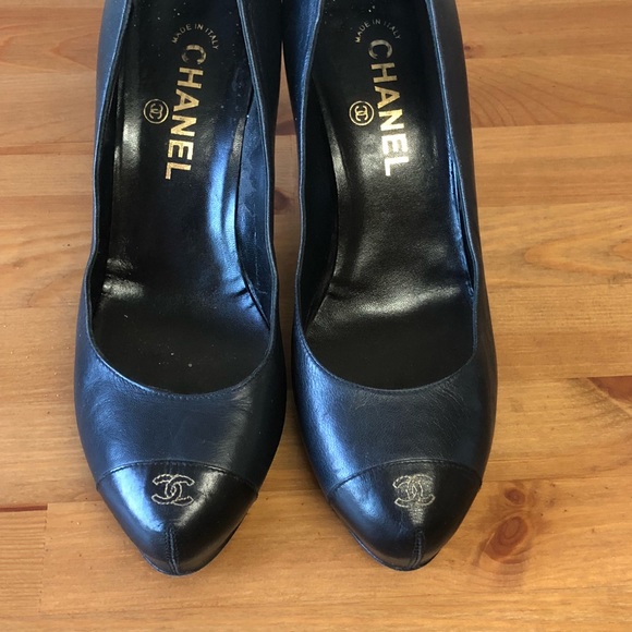 Chanel shoes worn twice was a gift - Picture 4 of 4
